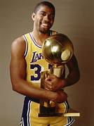 image de Magic Johnson, provenant de https://tse3.mm.bing.net/th/id/OIP.B6YeFpgUuJUPqNjZ2XsbWwHaJ5?pid=Api&P=0&h=180